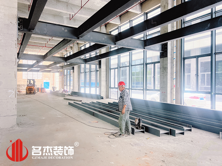 鋼結(jié)構(gòu)搭建中